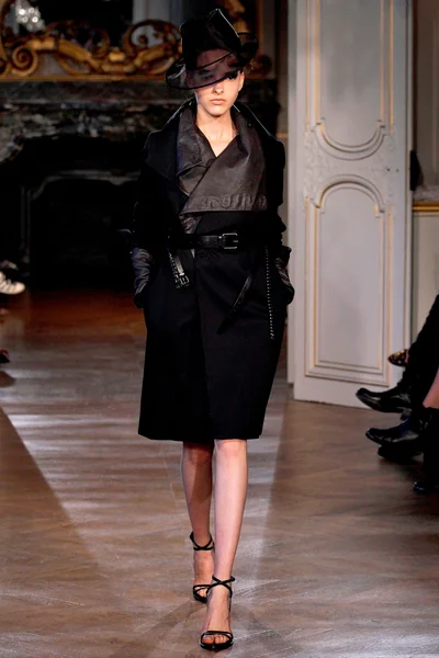 Look 1